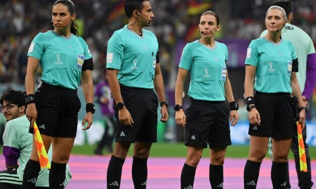 Stephanie Frappart e la storia diretta (e interpretata) dalla FIFA